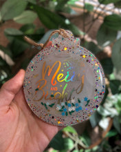 Load image into Gallery viewer, Traditional shaker ornaments