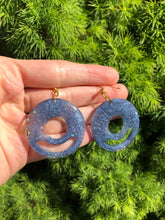 Load image into Gallery viewer, Mixed dark glittery earrings