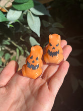 Load image into Gallery viewer, Orange jack-o’-lantern frogs
