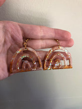 Load image into Gallery viewer, Gold &amp; Pearl Earrings!