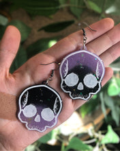 Load image into Gallery viewer, Skull earrings