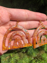 Load image into Gallery viewer, Gold &amp; Pearl Earrings!