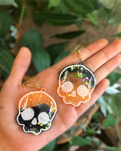 Load image into Gallery viewer, Skull earrings