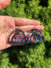 Load image into Gallery viewer, Mixed dark glittery earrings