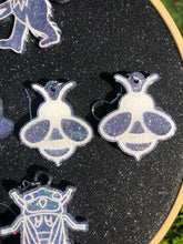 Load image into Gallery viewer, Purple holographic earrings