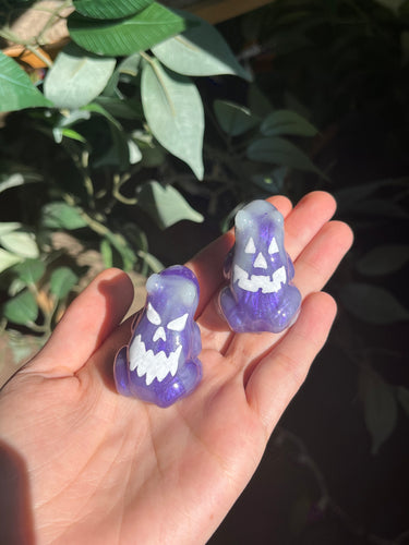 Purple jack-o’-lantern frogs