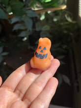 Load image into Gallery viewer, Orange jack-o’-lantern frogs