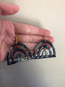 Mixed dark glittery earrings